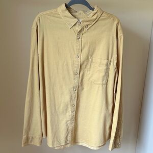 No Boundaries Men's Button-Down Shirt in Pale Yellow